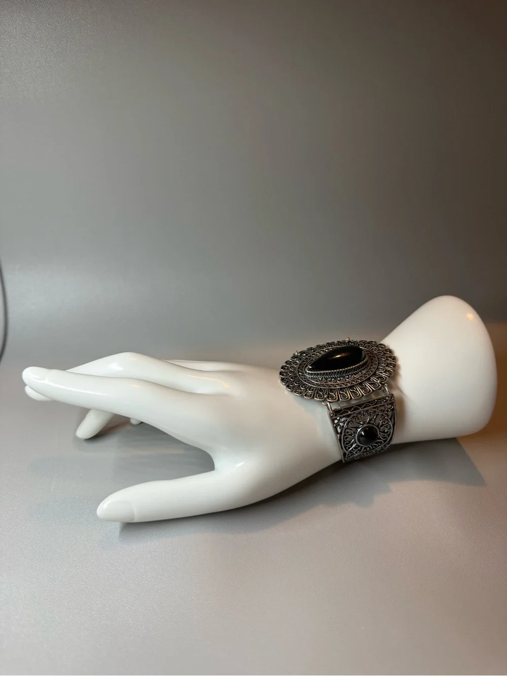 Vintage Boho Silver Tone Statement Bracelet w/ Black Cabochon Adjustable 🖤